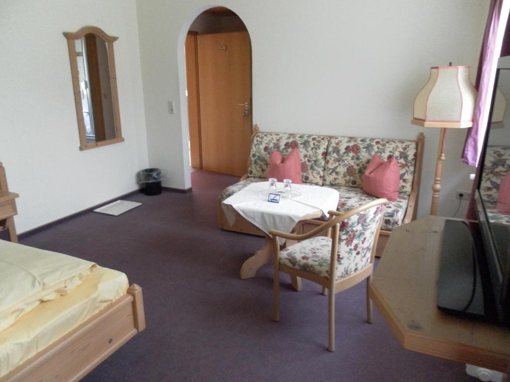Hotel Garni Seebachstueble ทิทิเซ-นอยชตัดท์ ภายนอก รูปภาพ