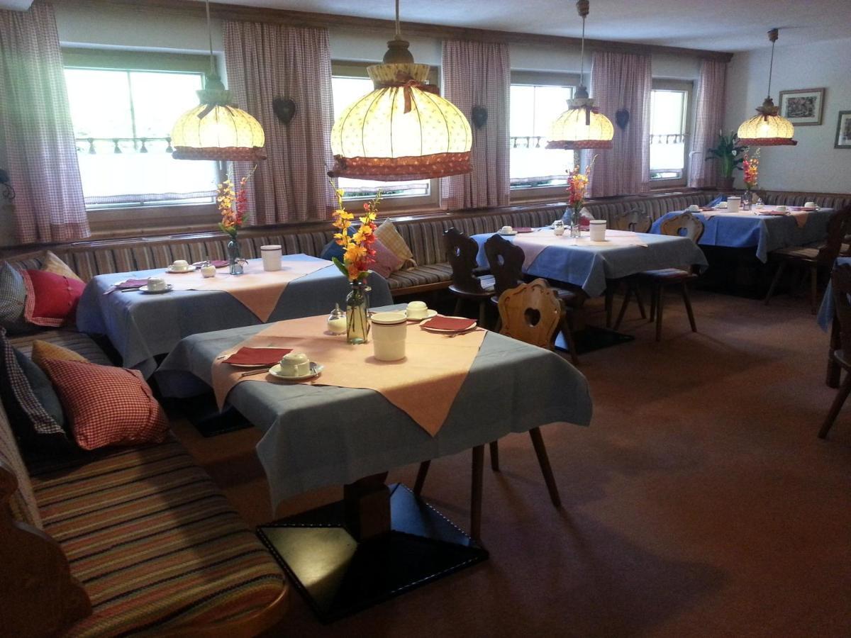 Hotel Garni Seebachstueble ทิทิเซ-นอยชตัดท์ ภายนอก รูปภาพ
